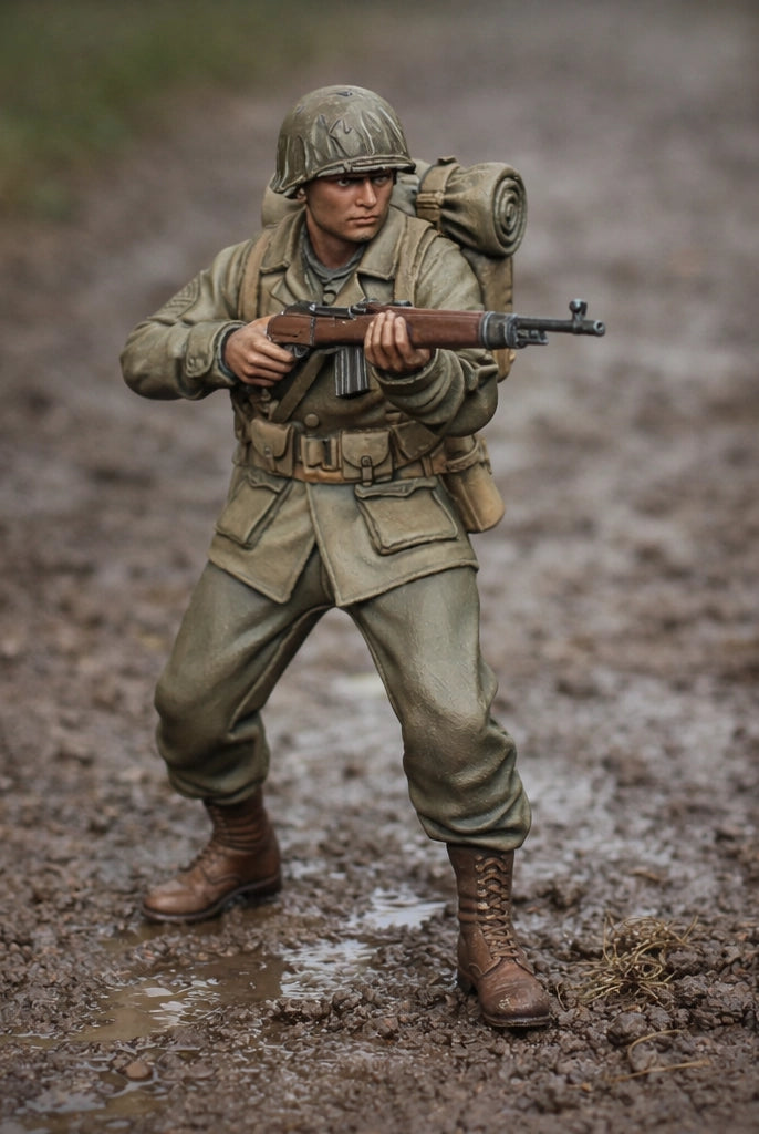 WWII G.I. Rifleman (US Army) | Grey Resin Diorama Figurine