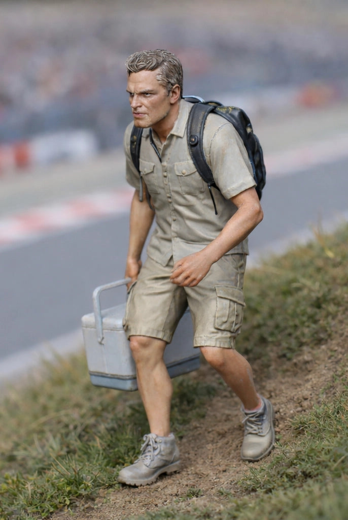 Die-Hard Spectator with Cool Box | Grey Resin Slot Car Diorama Figurine