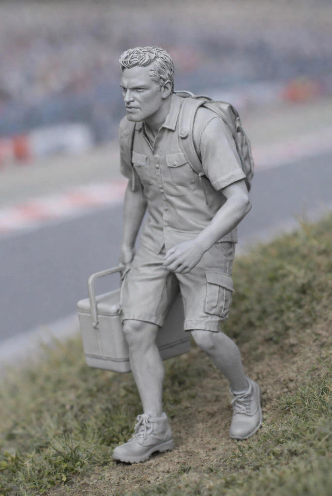 Die-Hard Spectator with Cool Box | Grey Resin Slot Car Diorama Figurine