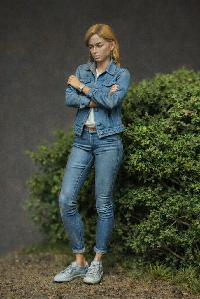 Casual Spectating Race Fan | Grey Resin Slot Car Diorama Figurine