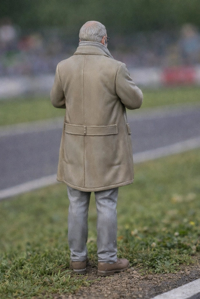 Veteran Trackside Fan | Resin Figurine