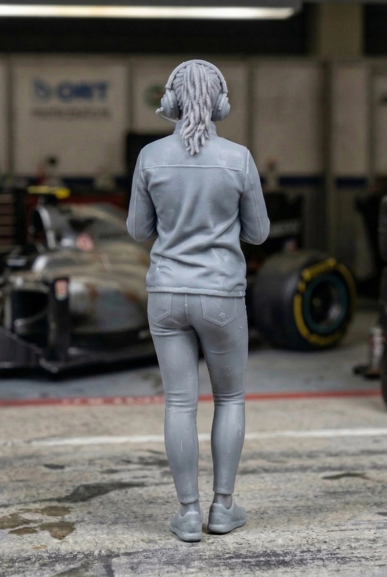 Professional Race Engineer | Grey Resin Diorama Figurine