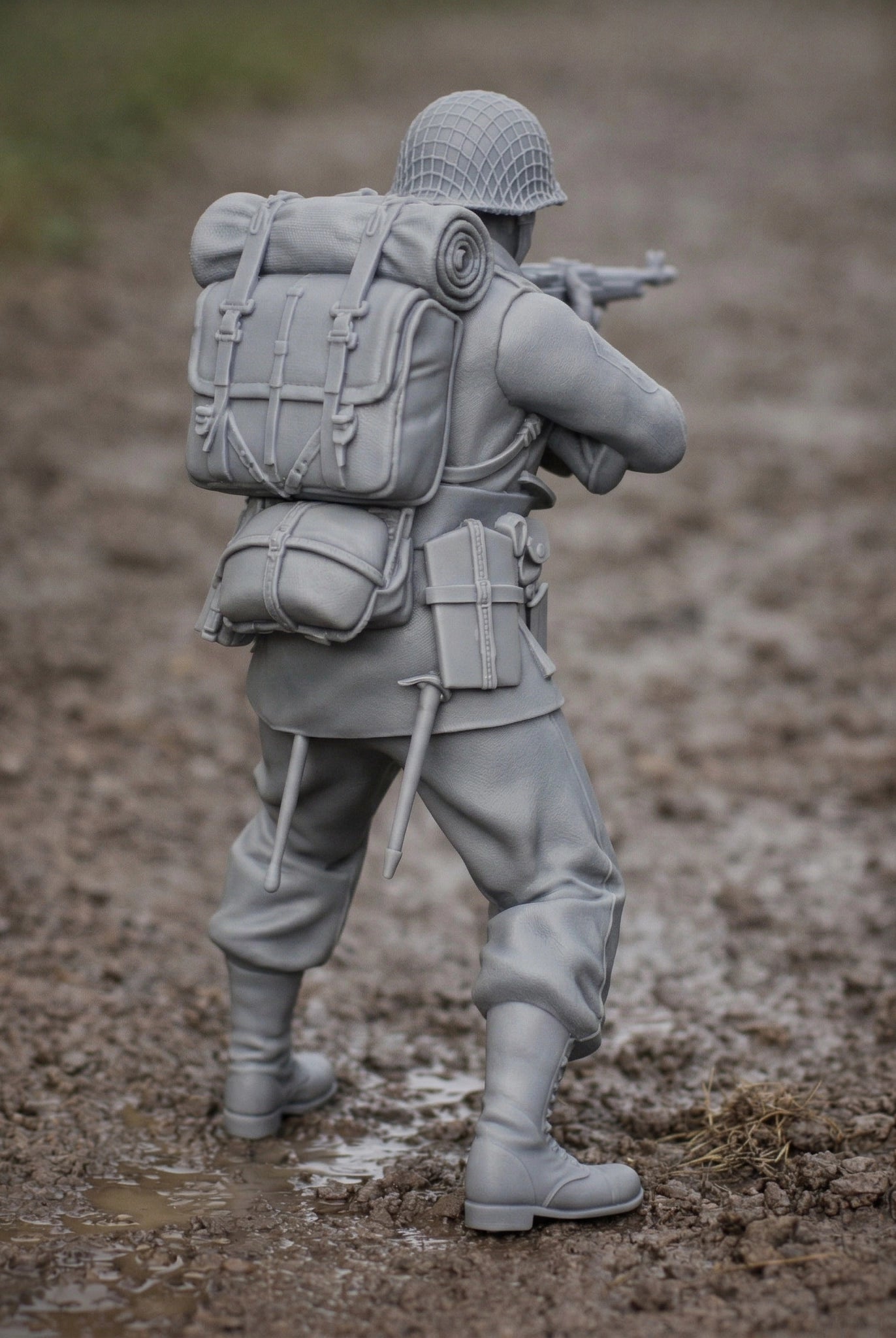 WWII G.I. Rifleman (US Army) | Grey Resin Diorama Figurine
