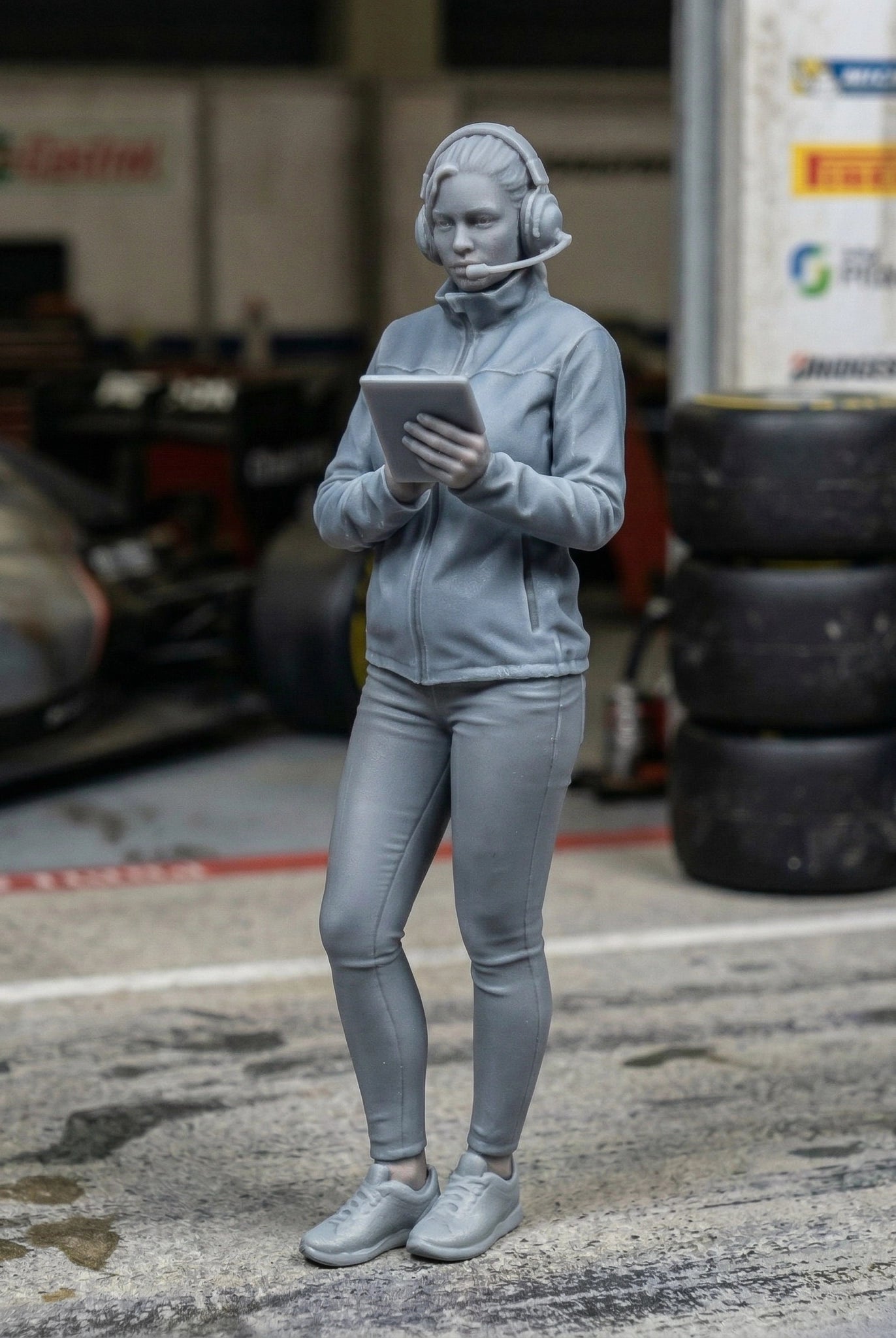 Professional Race Engineer | Grey Resin Diorama Figurine